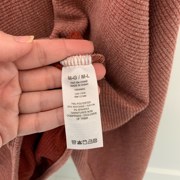 Dynamite tong sleeve crop top - Picture 4 of 6